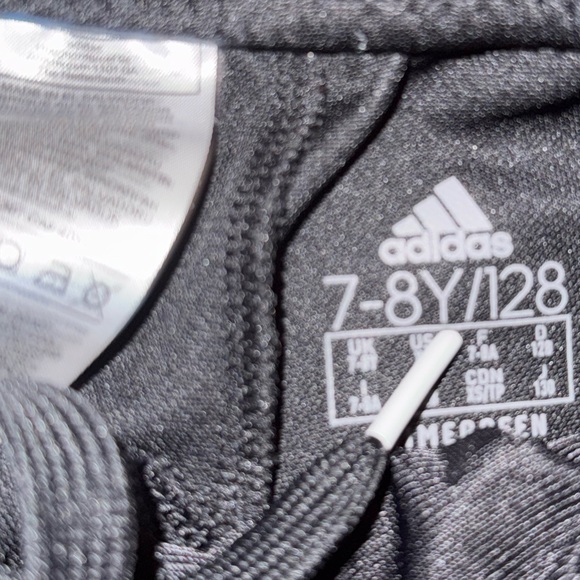 Adidas boys sweatpants 7-8y - Picture 2 of 2